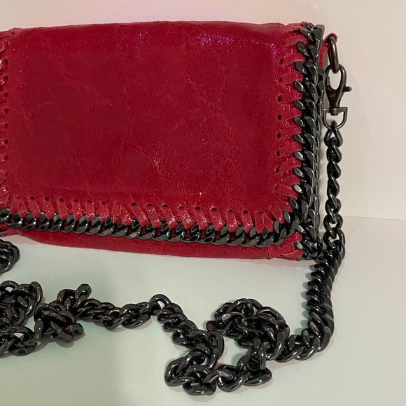 Red Crossbody Bag with Chain Detail vintage - Picture 3 of 7
